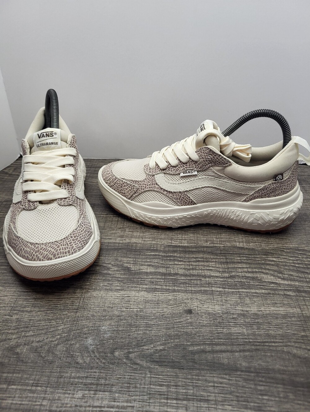 VANS UltraRange Neo VR3 Womens Size 7.5 US Beige Snake Print Sneakers Shoes New